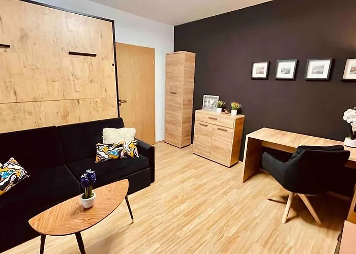Moderny Apartman S Parkovanim